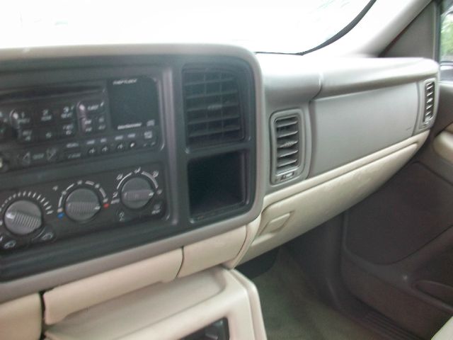 2000 GMC Yukon XL C350 4dr Sdn 3.5L Sport RWD Sedan