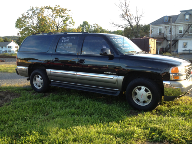 2000 GMC Yukon XL C350 4dr Sdn 3.5L Sport RWD Sedan