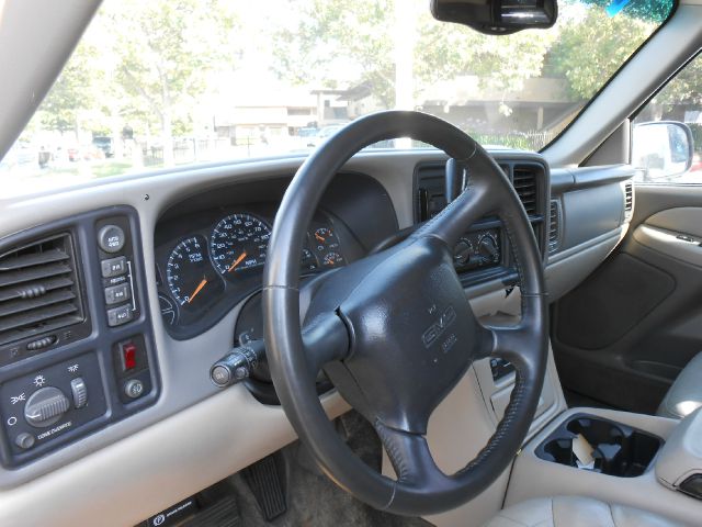 2001 GMC Yukon XL C350 4dr Sdn 3.5L Sport RWD Sedan