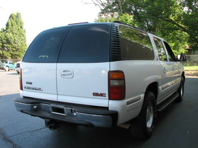 2001 GMC Yukon XL C350 4dr Sdn 3.5L Sport RWD Sedan