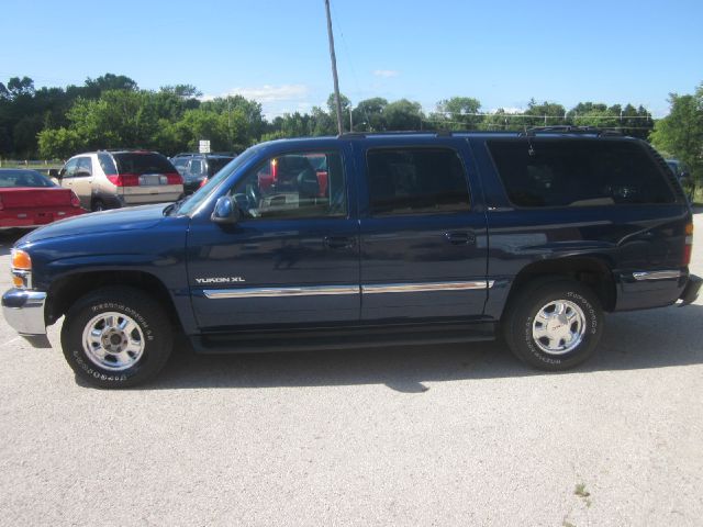 2001 GMC Yukon XL C350 4dr Sdn 3.5L Sport RWD Sedan