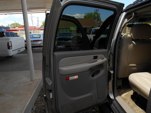 2001 GMC Yukon XL C350 4dr Sdn 3.5L Sport RWD Sedan