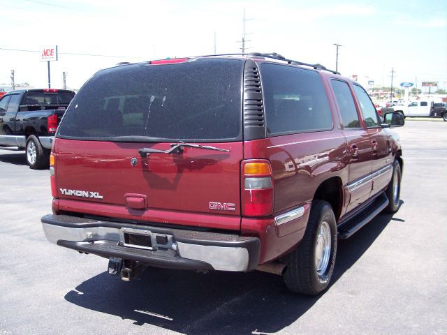 2001 GMC Yukon XL C350 4dr Sdn 3.5L Sport RWD Sedan