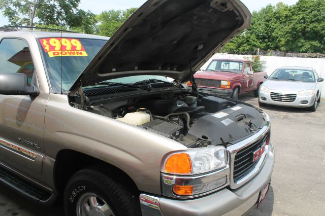 2001 GMC Yukon XL C350 4dr Sdn 3.5L Sport RWD Sedan