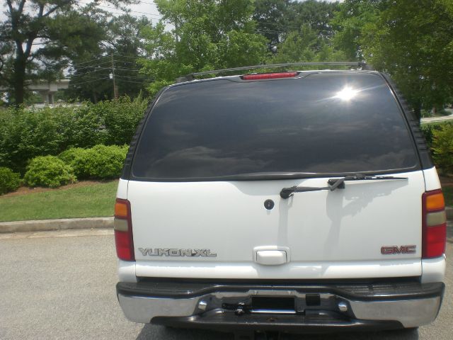 2001 GMC Yukon XL C350 4dr Sdn 3.5L Sport RWD Sedan