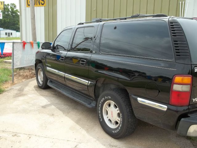 2001 GMC Yukon XL C350 4dr Sdn 3.5L Sport RWD Sedan