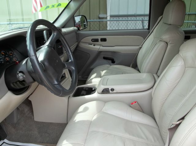 2001 GMC Yukon XL C350 4dr Sdn 3.5L Sport RWD Sedan