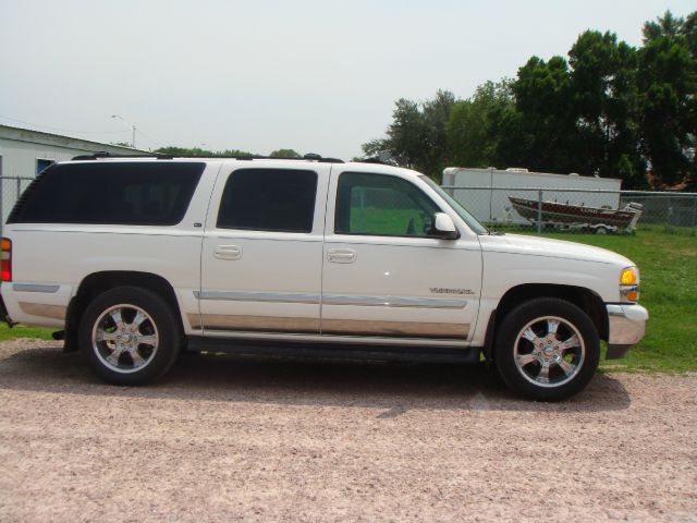 2001 GMC Yukon XL C350 4dr Sdn 3.5L Sport RWD Sedan