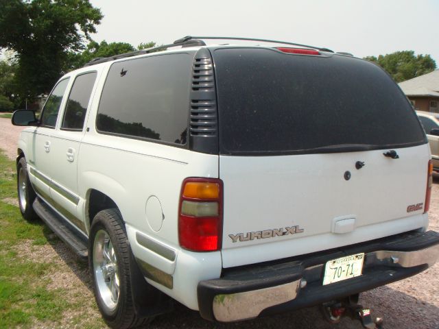 2001 GMC Yukon XL C350 4dr Sdn 3.5L Sport RWD Sedan