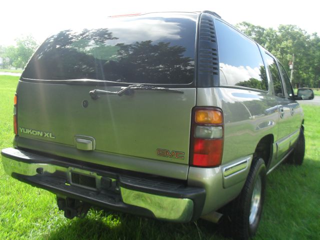 2002 GMC Yukon XL C350 4dr Sdn 3.5L Sport RWD Sedan