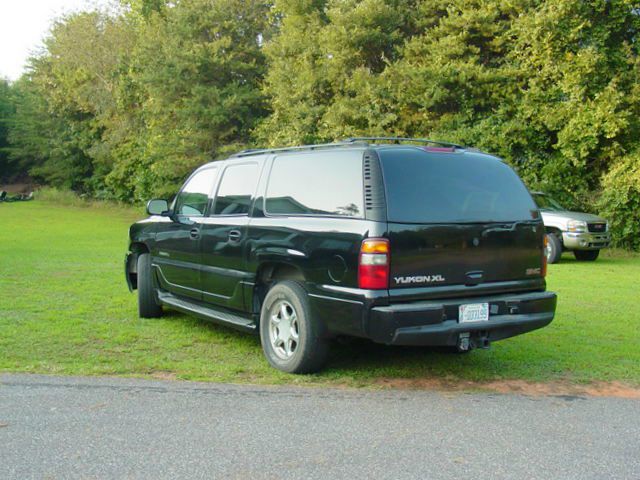 2002 GMC Yukon XL EX Sedan 4D