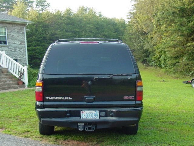 2002 GMC Yukon XL EX Sedan 4D