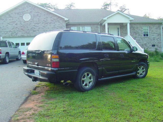 2002 GMC Yukon XL EX Sedan 4D