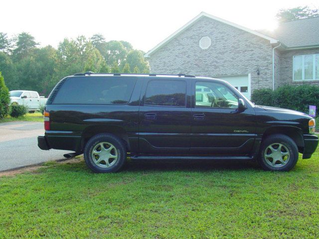 2002 GMC Yukon XL EX Sedan 4D