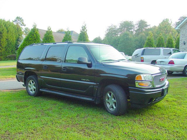 2002 GMC Yukon XL EX Sedan 4D