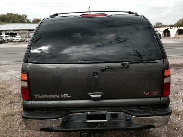 2002 GMC Yukon XL C350 4dr Sdn 3.5L Sport RWD Sedan