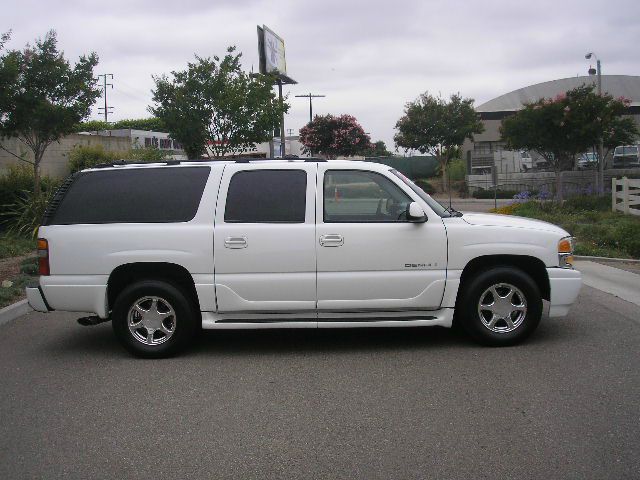 2002 GMC Yukon XL EX Sedan 4D