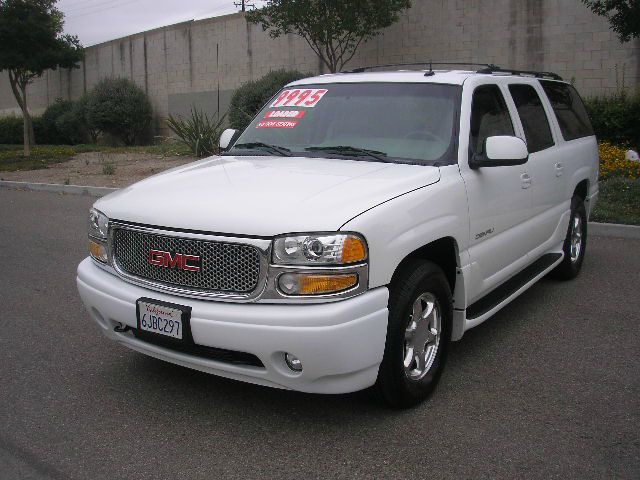 2002 GMC Yukon XL EX Sedan 4D