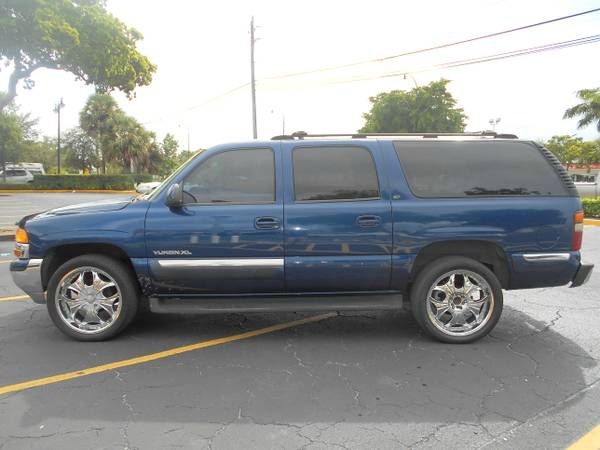 2002 GMC Yukon XL C350 4dr Sdn 3.5L Sport RWD Sedan