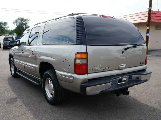 2002 GMC Yukon XL C350 4dr Sdn 3.5L Sport RWD Sedan