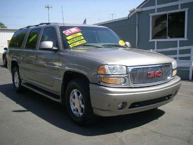 2002 GMC Yukon XL EX Sedan 4D