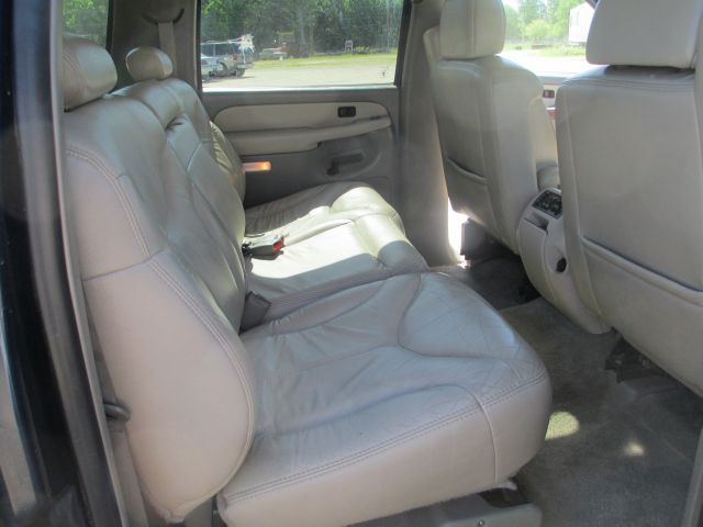 2002 GMC Yukon XL C350 4dr Sdn 3.5L Sport RWD Sedan