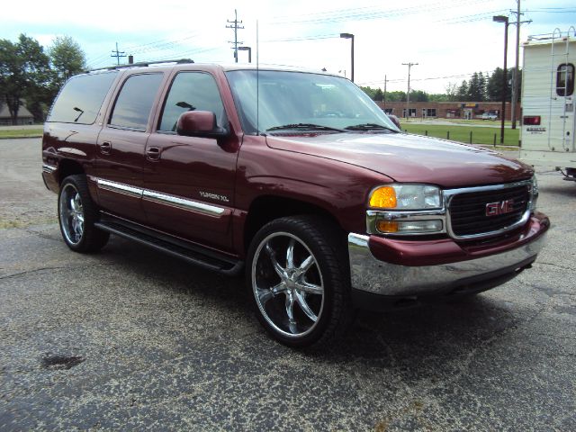 2002 GMC Yukon XL C350 4dr Sdn 3.5L Sport RWD Sedan