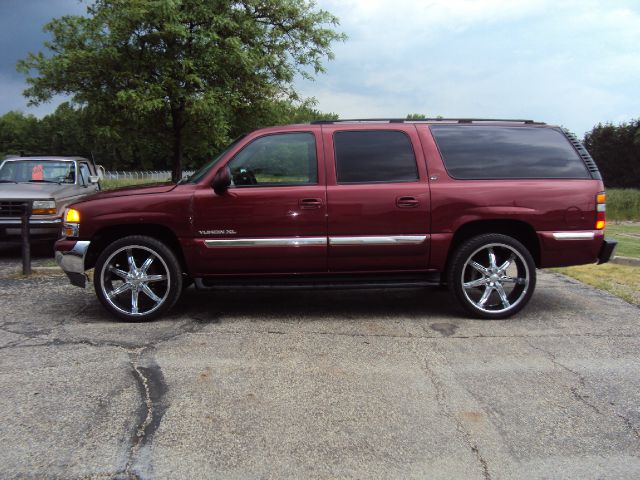 2002 GMC Yukon XL C350 4dr Sdn 3.5L Sport RWD Sedan