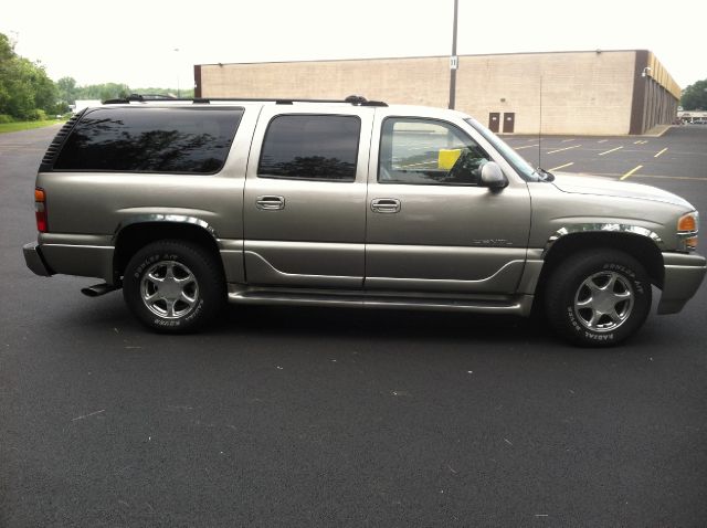 2002 GMC Yukon XL EX Sedan 4D