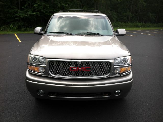 2002 GMC Yukon XL EX Sedan 4D