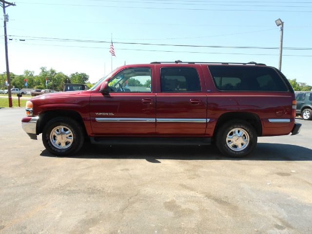 2002 GMC Yukon XL C350 4dr Sdn 3.5L Sport RWD Sedan