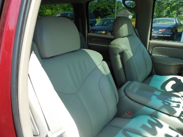 2002 GMC Yukon XL C350 4dr Sdn 3.5L Sport RWD Sedan