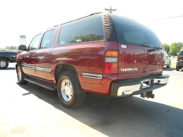 2002 GMC Yukon XL C350 4dr Sdn 3.5L Sport RWD Sedan