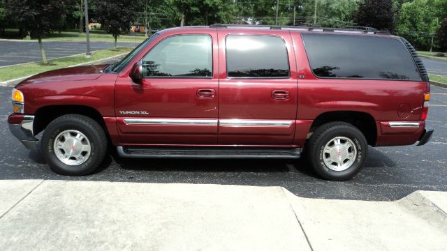 2002 GMC Yukon XL C350 4dr Sdn 3.5L Sport RWD Sedan