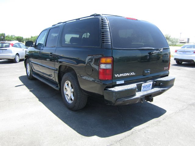 2002 GMC Yukon XL EX Sedan 4D