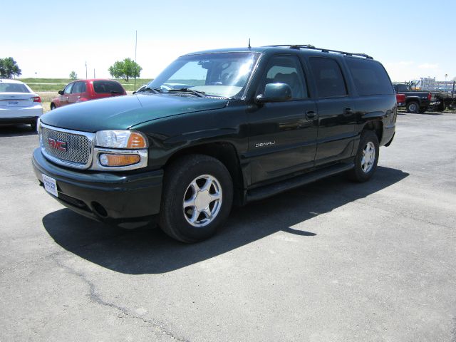 2002 GMC Yukon XL EX Sedan 4D