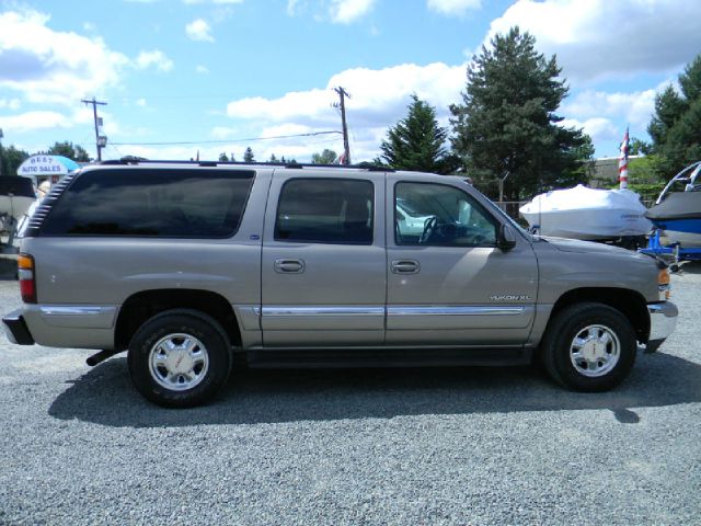 2002 GMC Yukon XL C350 4dr Sdn 3.5L Sport RWD Sedan