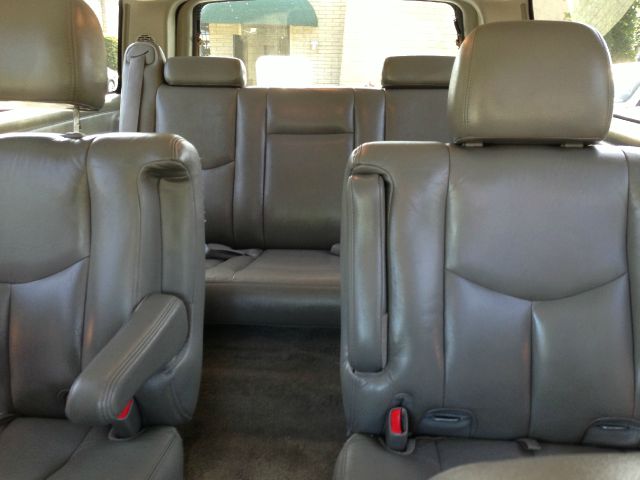 2003 GMC Yukon XL C350 4dr Sdn 3.5L Sport RWD Sedan