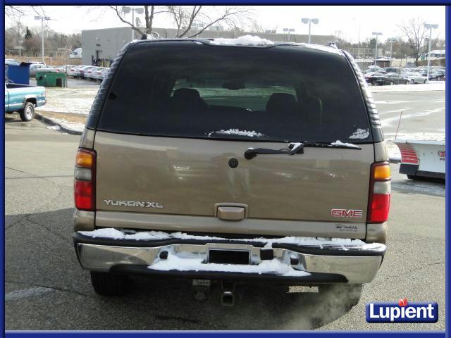 2003 GMC Yukon XL SLT