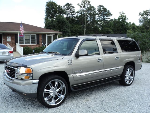 2003 GMC Yukon XL Wagon SE