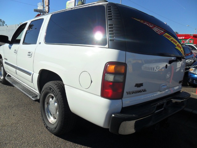 2003 GMC Yukon XL C350 4dr Sdn 3.5L Sport RWD Sedan