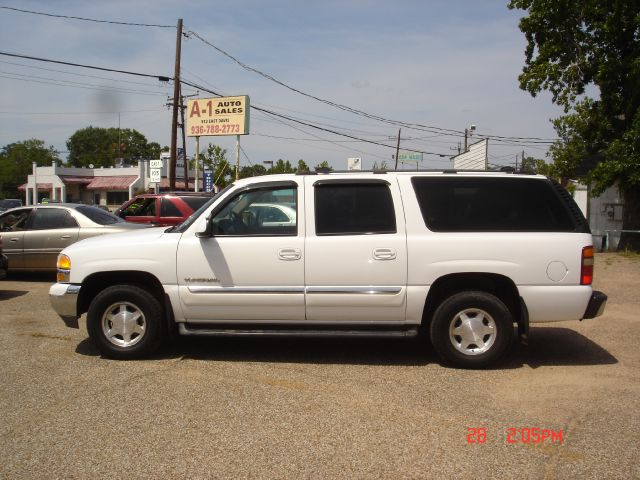 2003 GMC Yukon XL C350 4dr Sdn 3.5L Sport RWD Sedan