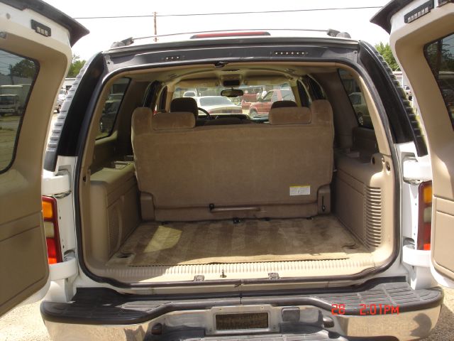 2003 GMC Yukon XL C350 4dr Sdn 3.5L Sport RWD Sedan