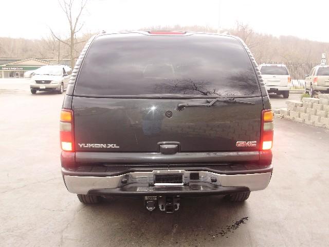 2003 GMC Yukon XL C350 4dr Sdn 3.5L Sport RWD Sedan