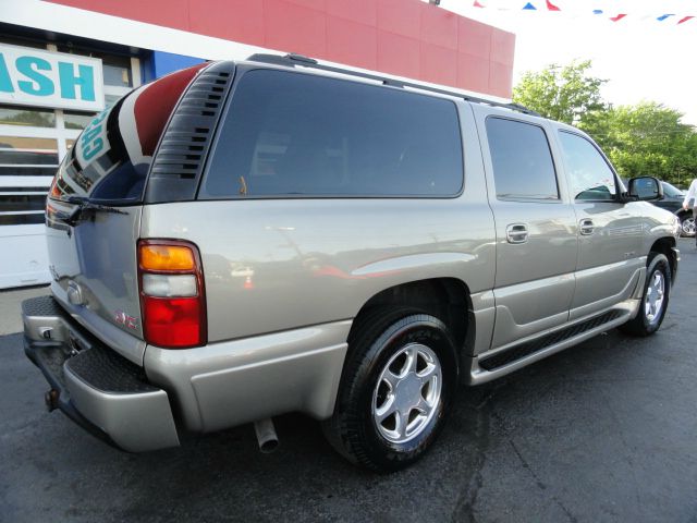 2003 GMC Yukon XL SLE 4WD 15