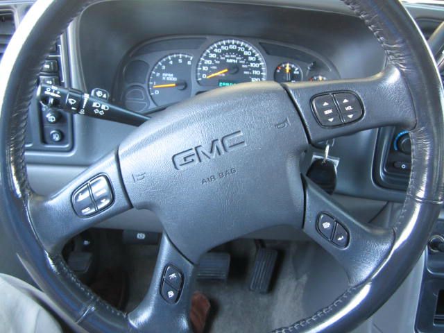 2003 GMC Yukon XL SLT