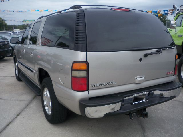 2004 GMC Yukon XL C350 4dr Sdn 3.5L Sport RWD Sedan