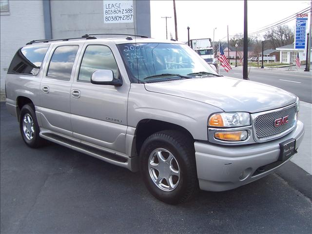 2004 GMC Yukon XL EX Sedan 4D