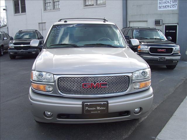 2004 GMC Yukon XL EX Sedan 4D