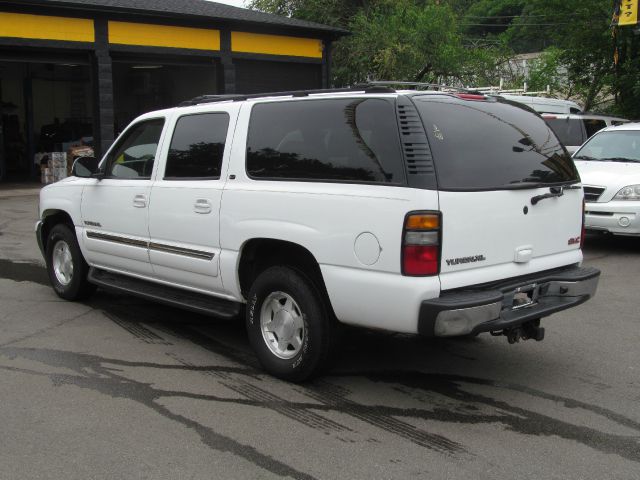 2004 GMC Yukon XL C350 4dr Sdn 3.5L Sport RWD Sedan